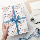 Papper för omslagning av Tea Kopp Presentpapper<br><div class="desc">Låt er Speciella Blommar med Tea Kopp vara Papper! Den här designen har enastående handmålade vattenfärgade blommigtar i nyanser av djup lila, dammblått och rosa med sage grey. Oavsett om du är värd för en trädgård party eller en mysigt, intim samling, kommer den här vackra pappra designen att ge en...</div>