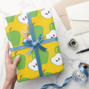 papper förpackning av grönt äppelfrukt mönster presentpapper
