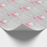 Papper omslagning av Flamingo Kärlek Möhippa  Presentpapper<br><div class="desc">Ett par rosa flamingos med nacke böjd för att bilda en hjärtform i havet på en månbelyst strand. En snyggt, romantisk design med en reflekterande beröring skapat i ett rosa-, grått- och vitt färg-schema med färg-förändringsbakgrund. Ett anpassade som du kan anpassa med egen text, bilder och egna idéer. En originalbild...</div>