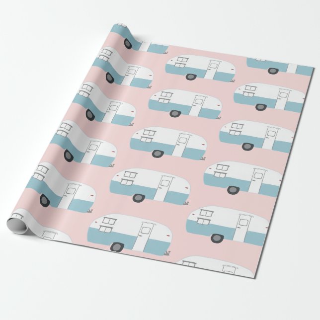Papper omslagning av rosa i Retro Camper Trailer Presentpapper (Utrullad)