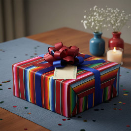 Papper omslutning av färgat rand i serape presentpapper