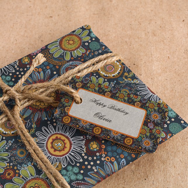 Papper omslutning av konsthögda blommor i stil presentpapper (Skapare uppladdad)