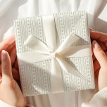 Papper radbrytning av Sage Grönt Mönster Presentpapper<br><div class="desc">Elegant Sage Grönt Mönster Wrapping Papper</div>