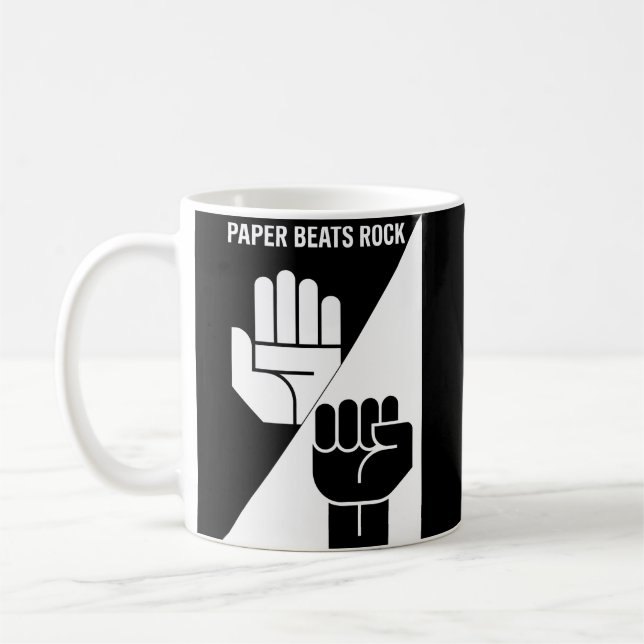 Papper Slår Sten – Minimalistisk Svart & Vit konst Kaffemugg (Vänster)