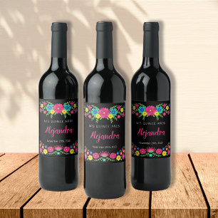 Pappersservett av färglösa Quinceañera mexikanska  Vinflaska Etikett
