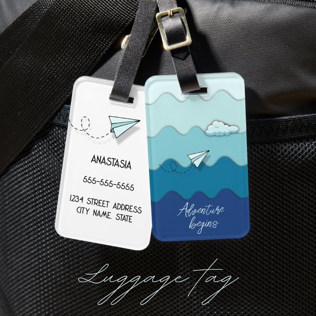 Pappert flygplan | Äventyr börjar Bagagebricka (Skapare uppladdad)