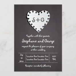 Pappert hjärta på kretskort med monogram bröllop inbjudningar