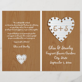 Pappert hjärta på trävikt bröllopsprogram