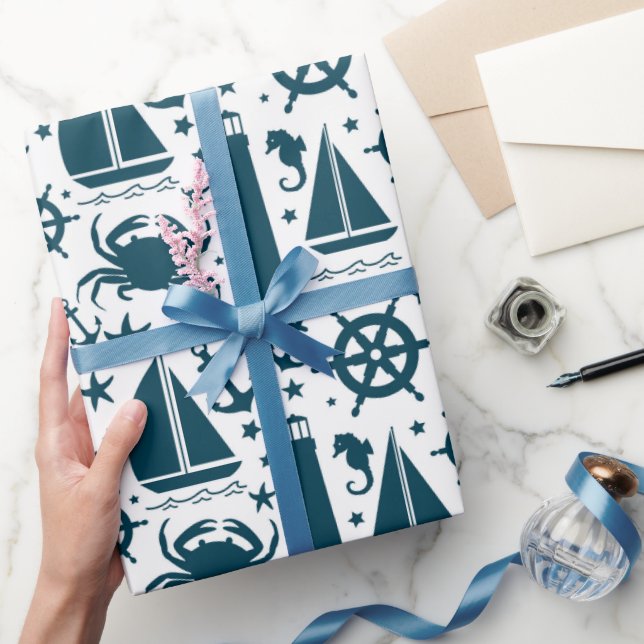 Pappert omslag av mönster på sjöstrand presentpapper (Gifting)