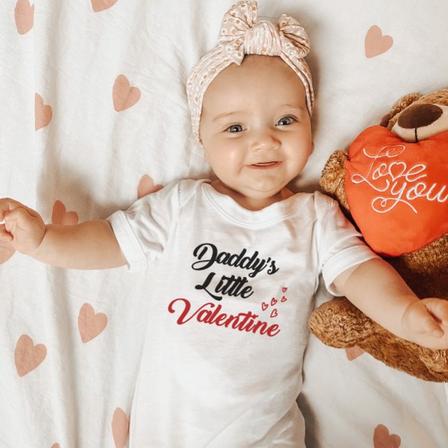 Pappor Little Valentine Baby Första Alla hjärtans T Shirt (Skapare uppladdad)