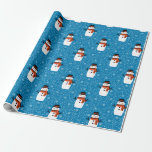 Pappra julafton i snögubbe presentpapper<br><div class="desc">En söt vinter snögubbe med snöflingor på royalets blå bakgrund dekorerar denna pappra julomslutning. En enkel,  roligt mönster för ert Helgdag. Designad av Blackberry Boulevard.</div>