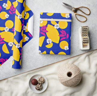 Pappra med Zstänkcitroner och Rosa Löv Presentpapper