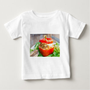 Paprika med baksida och ost av kött tee