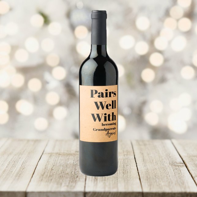 Par bra med morföräldrar igen Rustic Kraft Vinflaska Etikett (Pairs Well with becoming Grandparents Again Rustic Kraft Wine Label
)