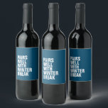 Par bra med roligt marint blått vinflaska etikett<br><div class="desc">Vill du veta vad vin är bra på? Vinteravbrott. Allt går på superskojets anpassade vin-märke! Underbar för en rolig mamma-gåva eller till och med en lärarvänlig gåva. Den lustiga formuleringen är upp till dig eller så kan du lämna det som det är att läsa "parar bra med back to school"....</div>