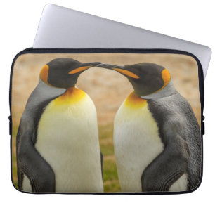 Par kungspingviner, Falklandsöarna Laptop Sleeve