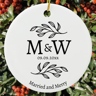 Par Monogram Bröllop Gift och Glad Julgransprydnad Keramik