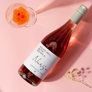 Par väl med att vara sjuksköterskekurs Grad Vinflaska Etikett