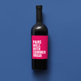 Para bra med sommarroligt rosa vinflaska etikett