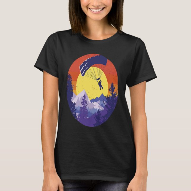 Parachute Guy Adventure in the mountains and beach T Shirt (Framsida)