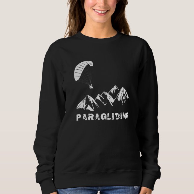 Paraglifiering med kraftfull paramotor över bergso t shirt (Framsida)