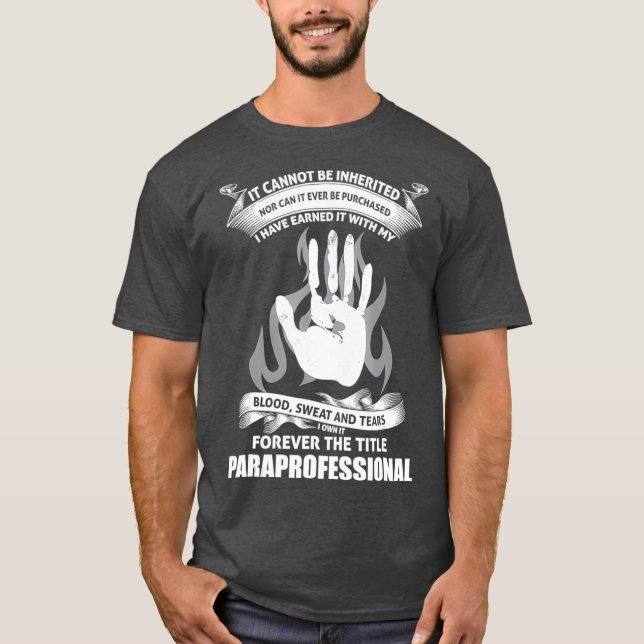 PARAPROFESSIONELL T SHIRT (Framsida)