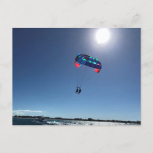 Parasailing at the Beach Helg Vykort