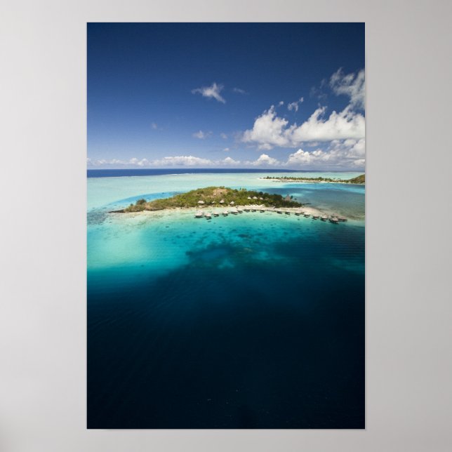 Parasailing över den vackra lagunen i Bora Poster (Framsidan)