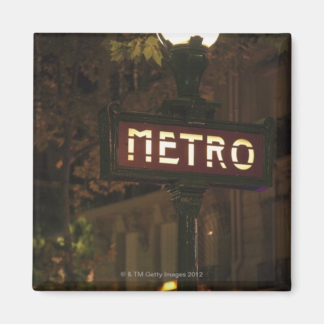 Paris, Frankrike. Magnet (Framsidan)