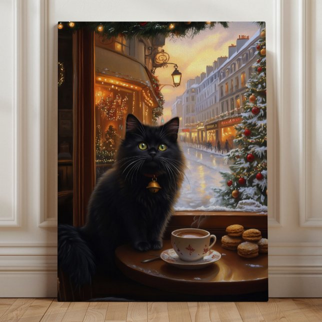 Pariskansk julkatt – Whimsical Black Cat Café Canvastryck (Parisian Christmas Cat – Whimsical Black Cat Café Art by Nicole Cossairt)