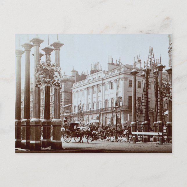 Parkera lanen som dekoreras för drottningVictorias Vykort (Framsida)