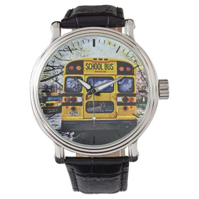 Parkerad skola Buss i Vår Armbandsur (Framsida)