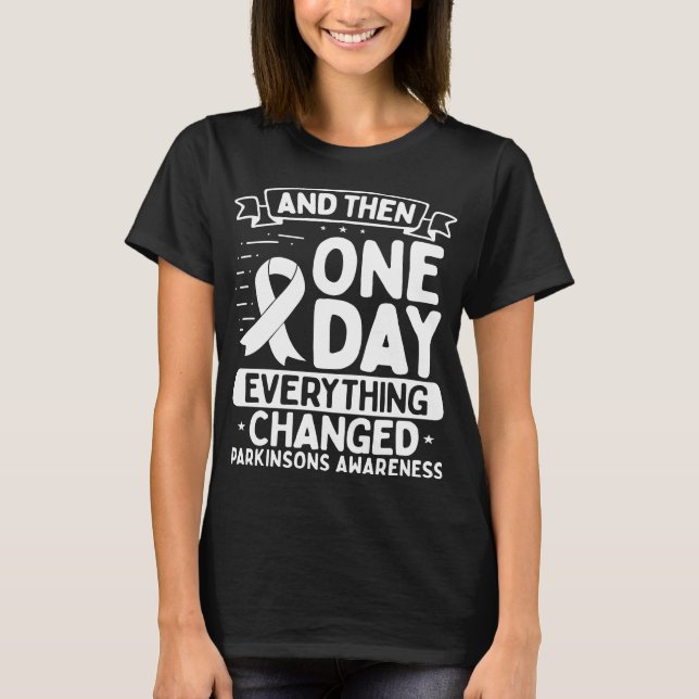 Parkinsons Awareness Warrior Survivor Ribbon T Shirt (Framsida)