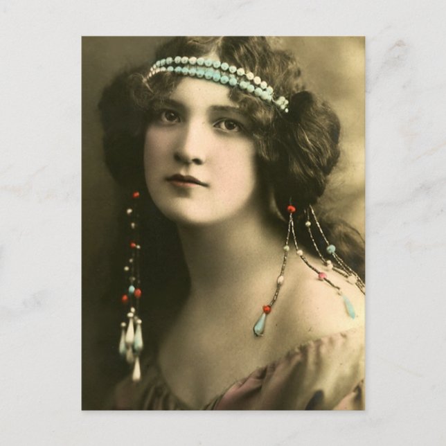 Pärlor i hennes hår vykort (Framsida)