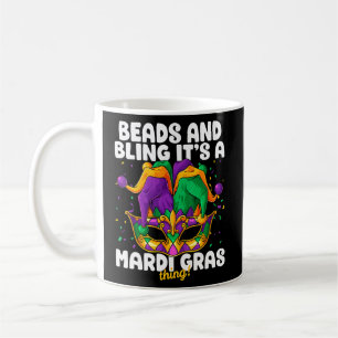 Pärlor och det är Mardi Gras Sak! Funny Car Kaffemugg
