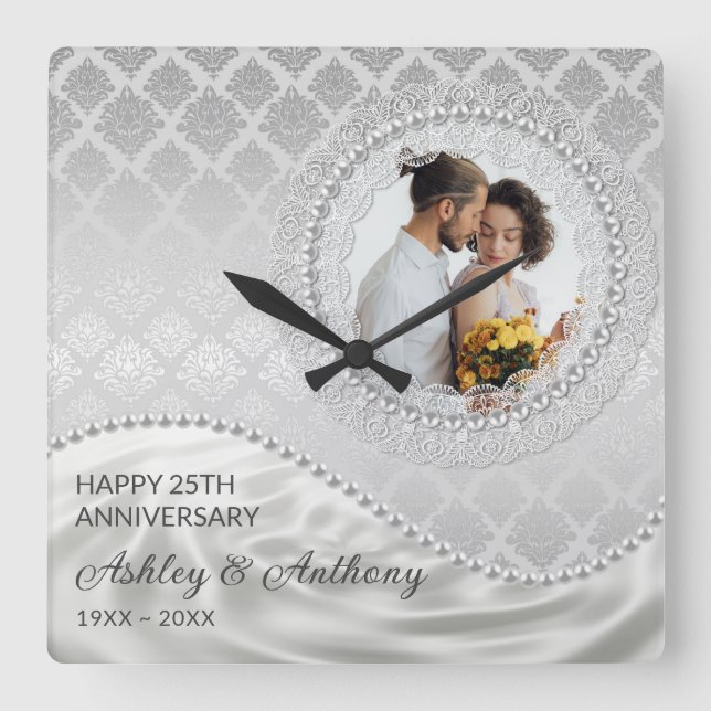 Pärlor och Satin  Fyrkantig Klocka (Framsida)