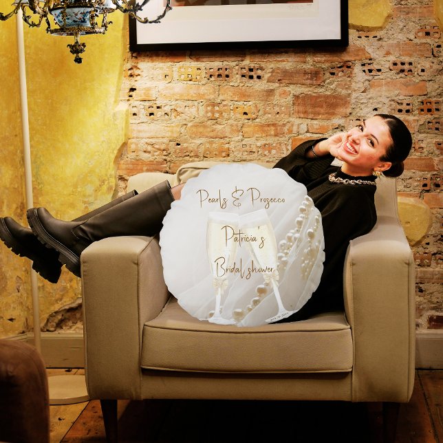 Pärlor & Prosecco Modern Elegant Bröllopsdusch Rund Kudde (Skapare uppladdad)