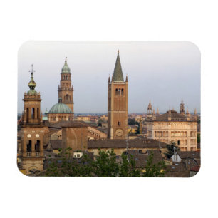 Parma stadskärna; Battistero-kyrkan till höger Magnet