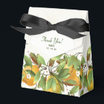 Päronfruktblommor Presentaskar<br><div class="desc">Päron hänger bland gröna blad med vita blommor.</div>