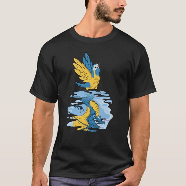 Parrot och Dragon Reflection I Blue-thrope Macaw T Shirt (Framsida)