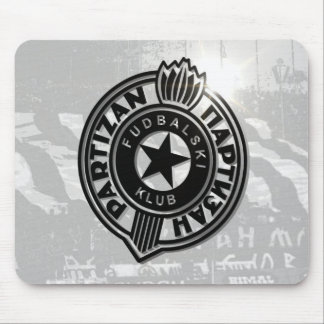 Partizanmusen vadderar musmatta
