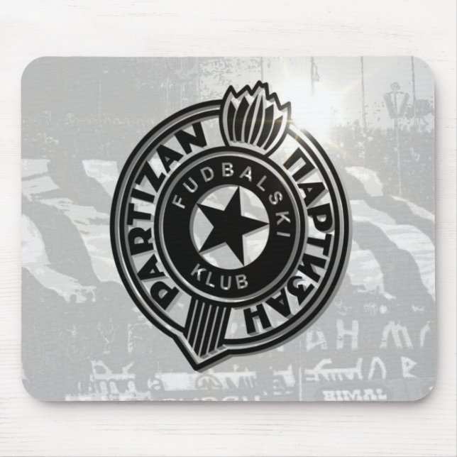 Partizanmusen vadderar musmatta (Framsidan)