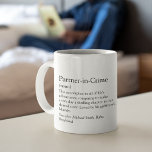 Partner i Crime Photo Boykompis Gift Kaffemugg<br><div class="desc">Kriminalpartner: Definition: Medbrottslingen i hela livets äventyr, konspirerar för att varje dag bli ett spännande kapitel i vår gemensamma historia. Lägg till namn och andra anpassningar till anpassningsbarnas mugg för din pojkvän. Du kan ändra varje ord i texten och anpassa den till att säga spelar ingen roll att du vill...</div>