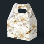 Party Treat Box Presentaskar<br><div class="desc">Parti-förmånslådan visas i en utskrift av söt elfenben och guld blommigt. Anpassa det här objektet och lägg till det eller köp som det visas. Tips! Lägg till ett klistermärke med namn och lägg till ett söt-band. Tips för licensierad bild: Lägg bara till underbara behandlingar och lägg till ett festivt menyfliksområde....</div>
