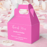 Party Treat Box Presentaskar<br><div class="desc">Partiets favoritruta visas i ett festive shock rosa färg. Anpassa det här objektet och ändra exempeltexten till din egen. Tips! Lägg till dina underbara behandlingar och lägg till lite festligt band.</div>