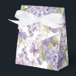 Party Treat Box Presentaskar<br><div class="desc">Rutan Parti-tjänst visas i vattenfärgen för vattenfärgen söt lila hydrangea blommigt. Anpassa det här objektet och lägg till det eller köp som det visas. Tips! Lägg till ett klistermärke med namn och lägg till ett söt-band. Tips för licensierad bild: Lägg bara till underbara behandlingar och lägg till ett festivt menyfliksområde....</div>