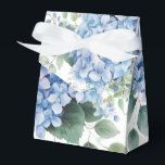 Party Treat Box Presentaskar<br><div class="desc">Rutan för partiernas fördel visas i en vattenfärgsutskrift för den söt eleganten blå vattenfärgsblått för blommigt. Anpassa det här objektet och lägg till det eller köp som det visas. Tips! Lägg till ett klistermärke med namn och lägg till ett söt-band. Tips för licensierad bild: Lägg bara till underbara behandlingar och...</div>