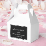 Party Treat Box Presentaskar<br><div class="desc">Partiets favoritruta visas i en elegant svart och vitt färg. Anpassa det här objektet och ändra exempeltexten till din egen. Tips! Lägg till dina underbara behandlingar och lägg till lite festligt band.</div>