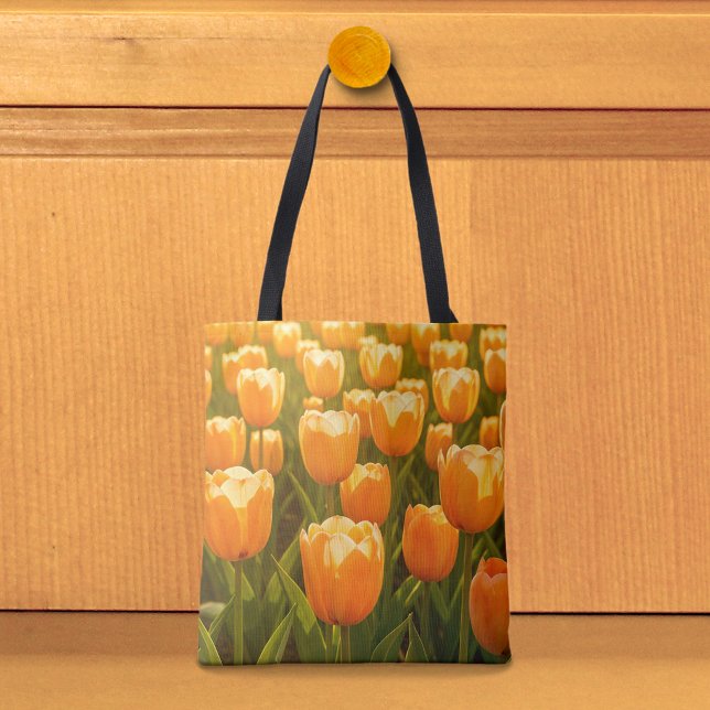 Påse med persikafärgade tulpaner tygkasse (Tote bag with peach tulips)