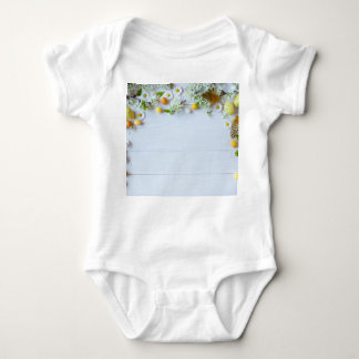 Påsk Cherry Plum: Gult Eggs. T Shirt